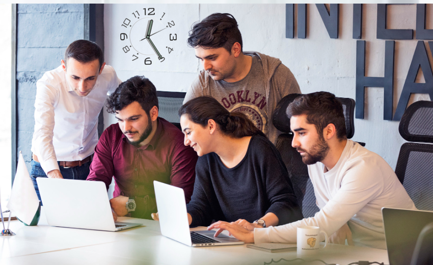 Employee Performance Evaluation With Time Tracking Software